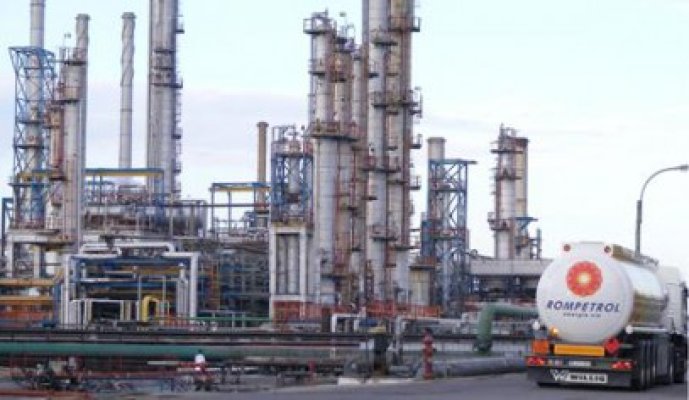 Rompetrol Rafinare raportează pierderi de 78,43 milioane dolari la şase luni, în scădere cu 40%